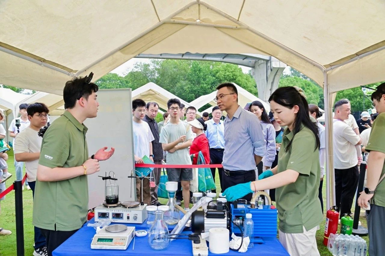 1750300645104105.jpg 1750300645104105.jpg